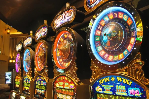fiona77 login app interface showing live blackjack table on Android phone